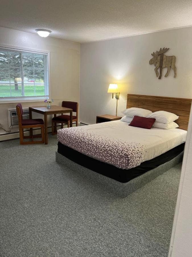 Northwoods Motel Ladysmith Zewnętrze zdjęcie
